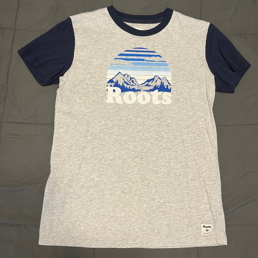 Roots Tee 🏔️